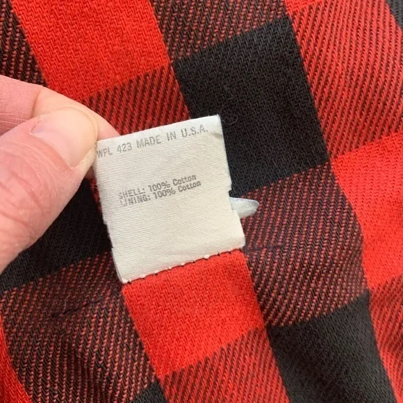 VTG 80’s Levi’s red plaid lined‎ trucker jacket 46